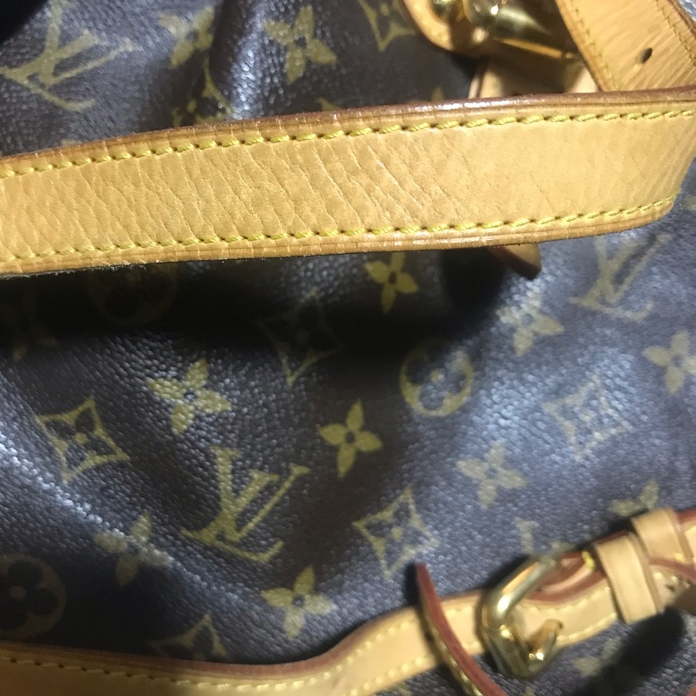 ✨ ZIPPERED ✨ EXTRA LARGE LOUIS VUITTON TOTE - Picture 11 of 14